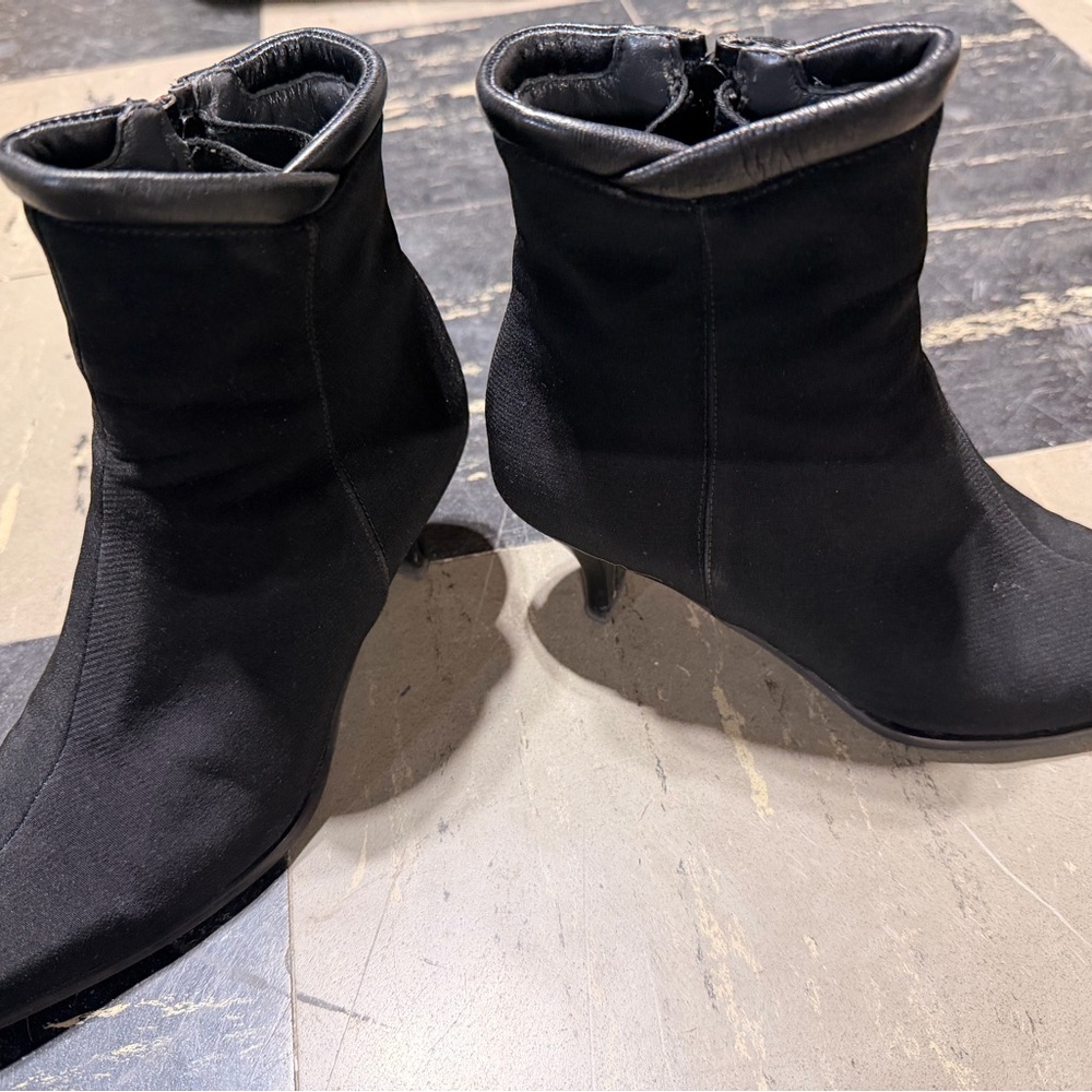 Munro Black Suede Ankle Boots